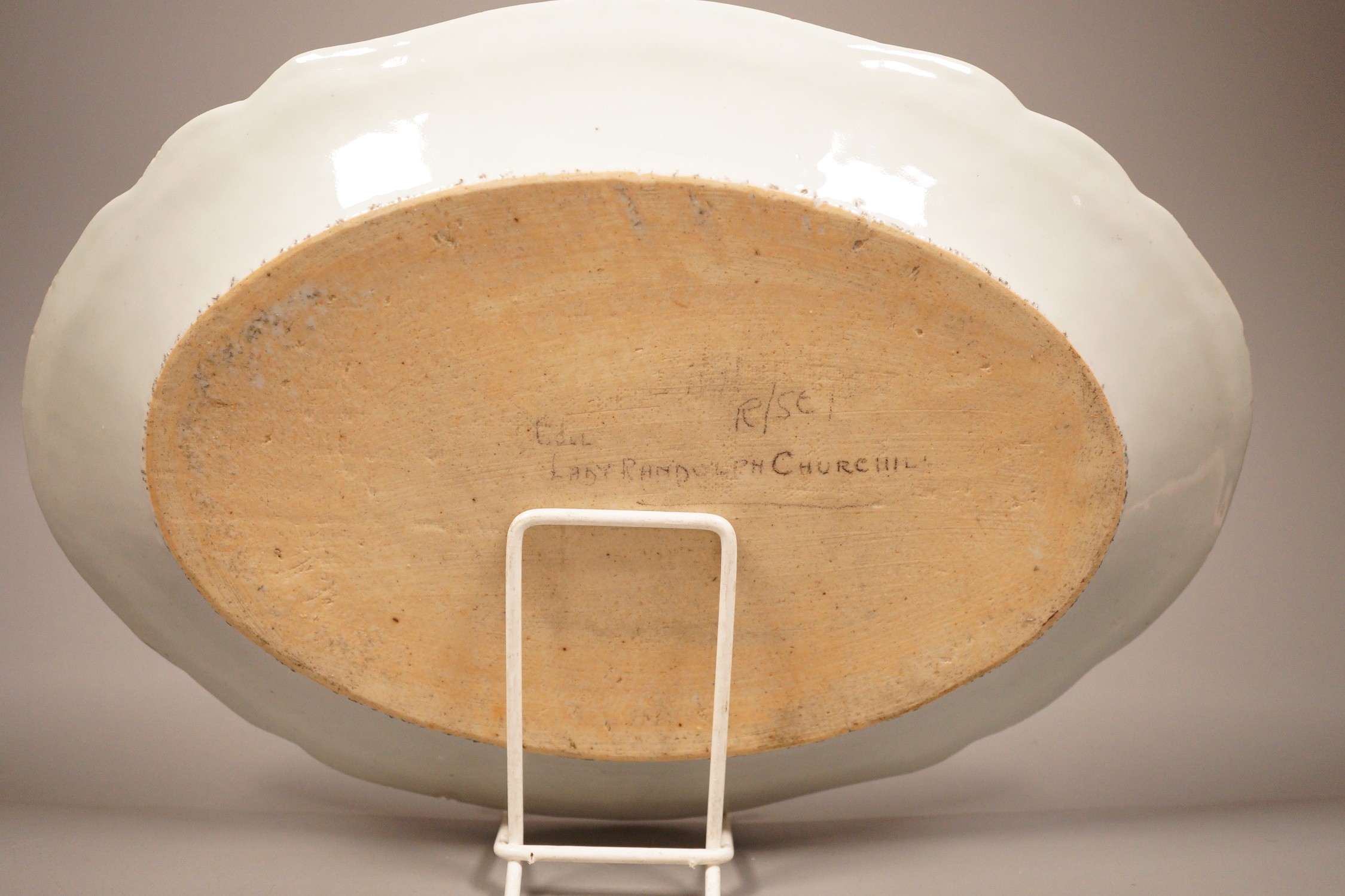 A Chinese export famille rose dish, Qianlong period, 31cm